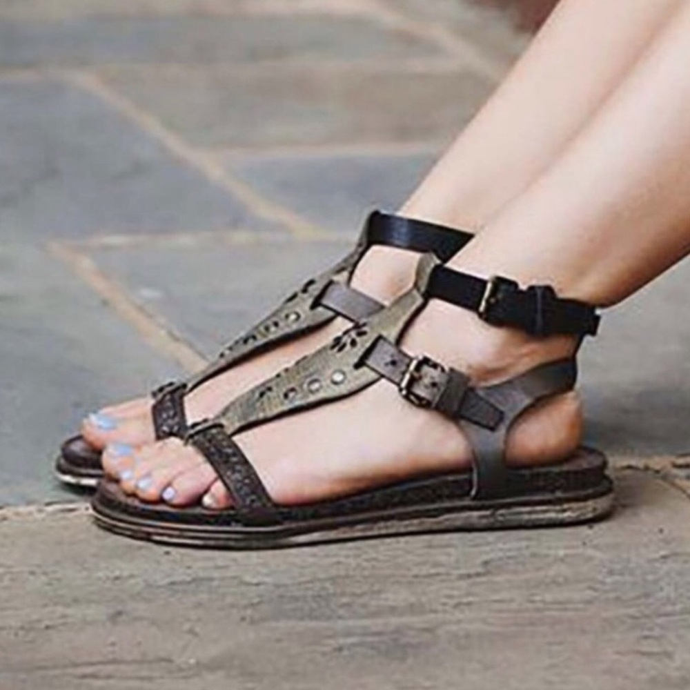 OTBT Stargaze Khaki Green & Black Leather Flat Sandals | 9 - Picture 2 of 13